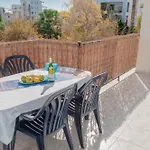 Cozy 1 Bedroom Apartment In Walking Distance To The Municipal Beach