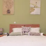 Cozy 1 Bedroom Apartment In Walking Distance To The Municipal Beach